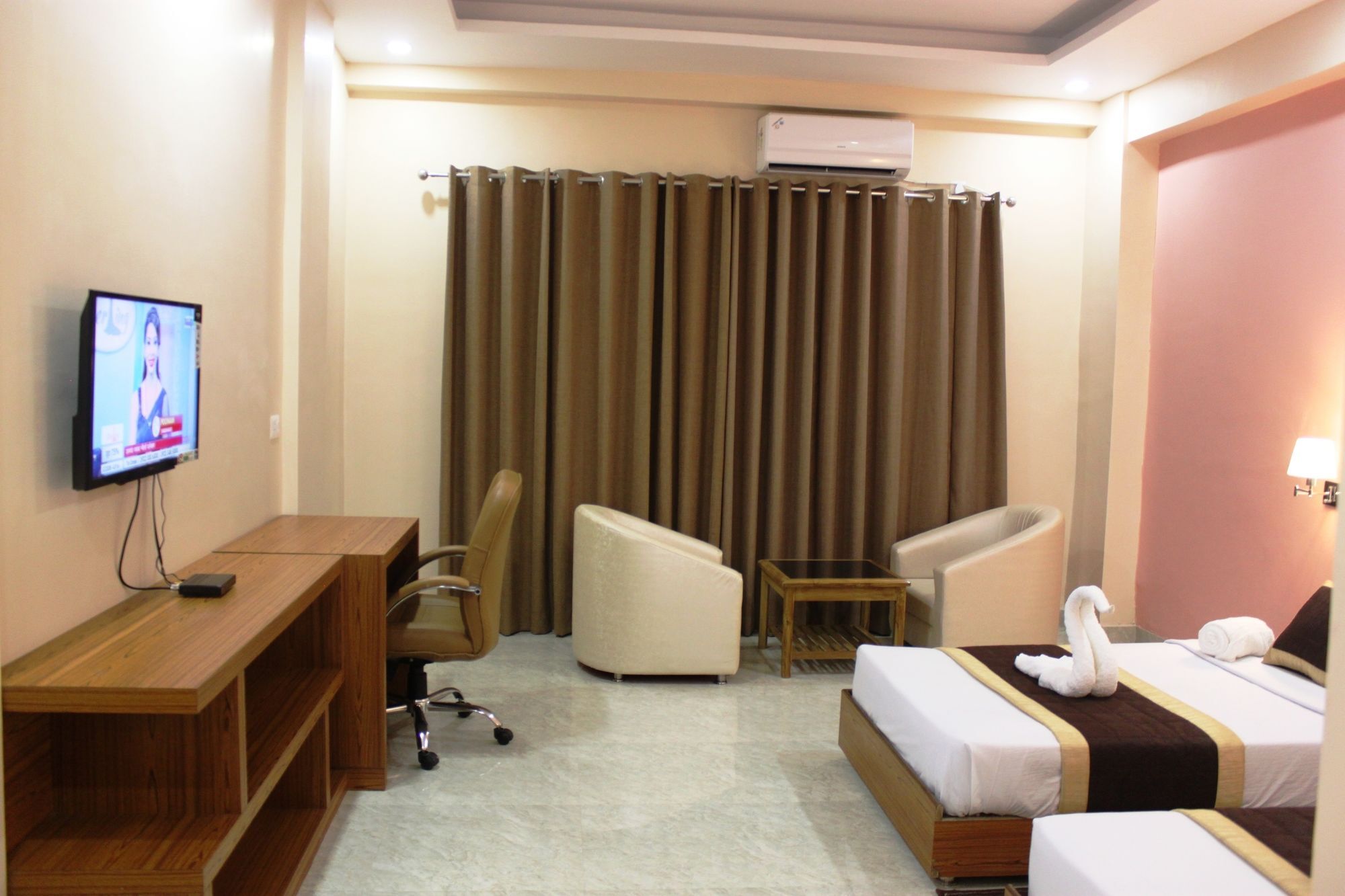 Hotel Siddhartha International Gaya Buitenkant foto