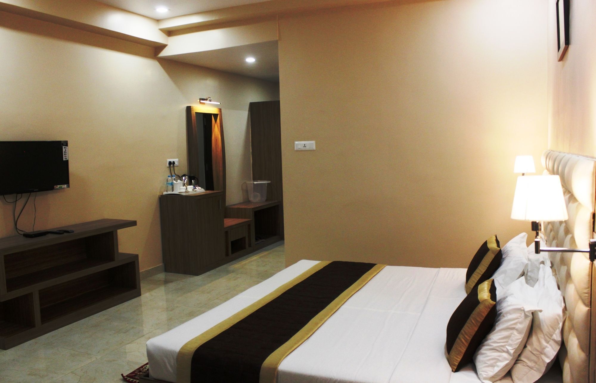 Hotel Siddhartha International Gaya Buitenkant foto